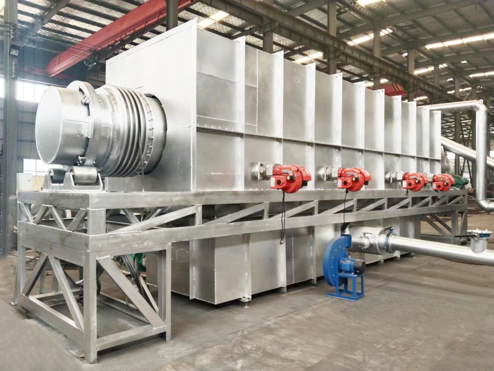 How does the new carbonizer achieve smokeless carbonization?