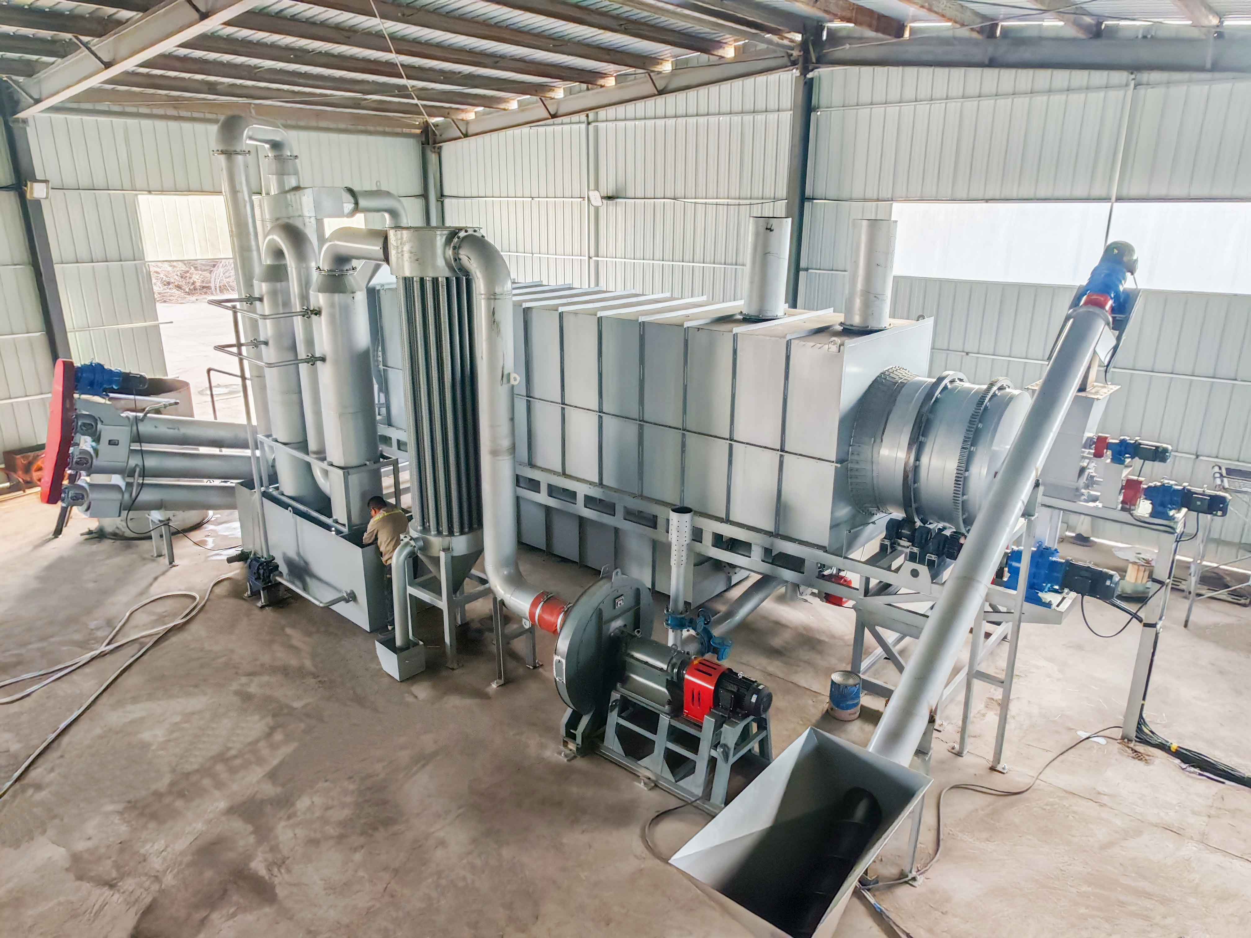 New rice husk carbonization machine helps green transformation of agricultural waste